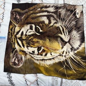 Abercrombie & Fitch Multicolor Patterned silk scarf